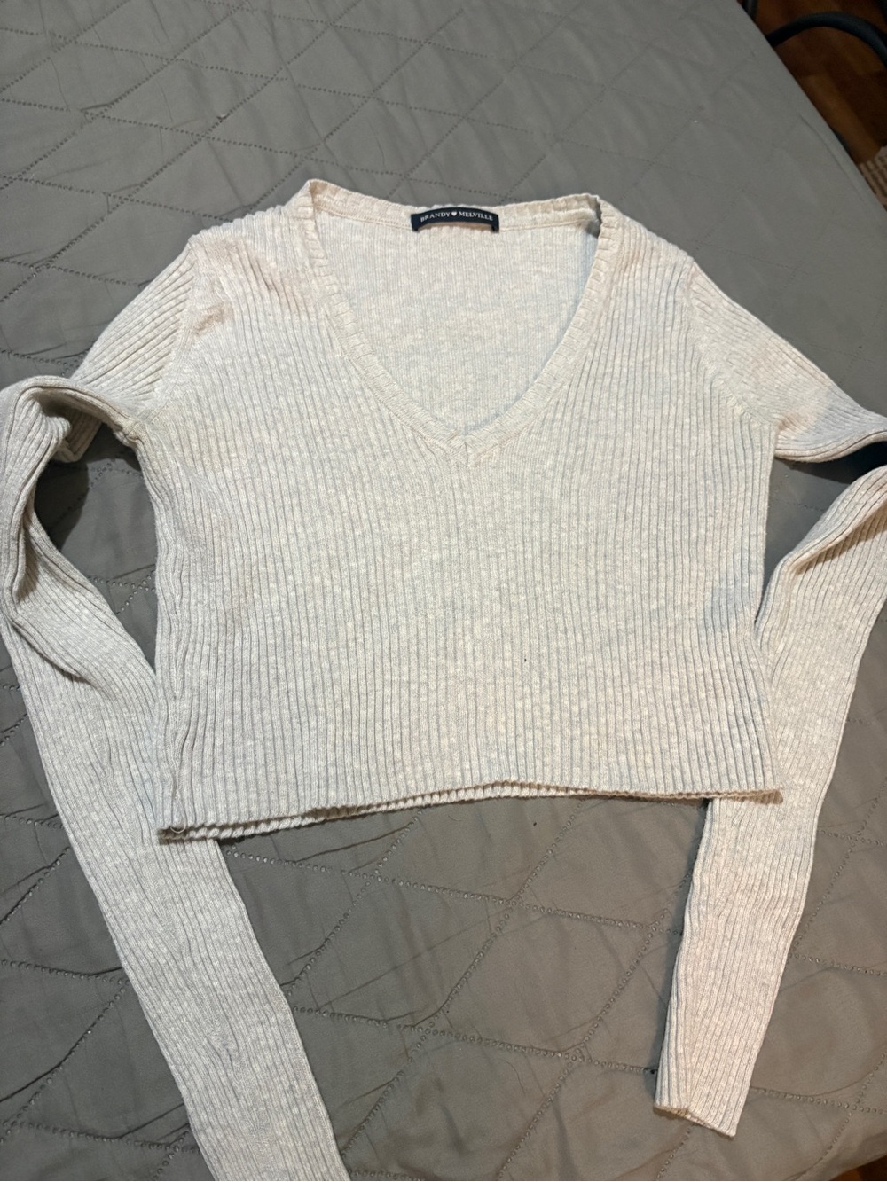 Brandy Melville Ribbed V-Neck Crop Sweater - Cream